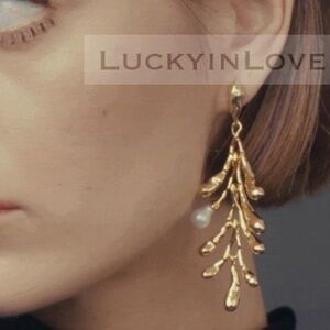 ALEXIS BITTAR • Perla Fresh Water Pearl Cascading Golden Drop Earrings